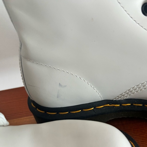 Dr. Martens 101 Yellow Stitch White Smooth Leather Ankle Boots Women’s 8 Men’s 7 - Picture 6 of 8